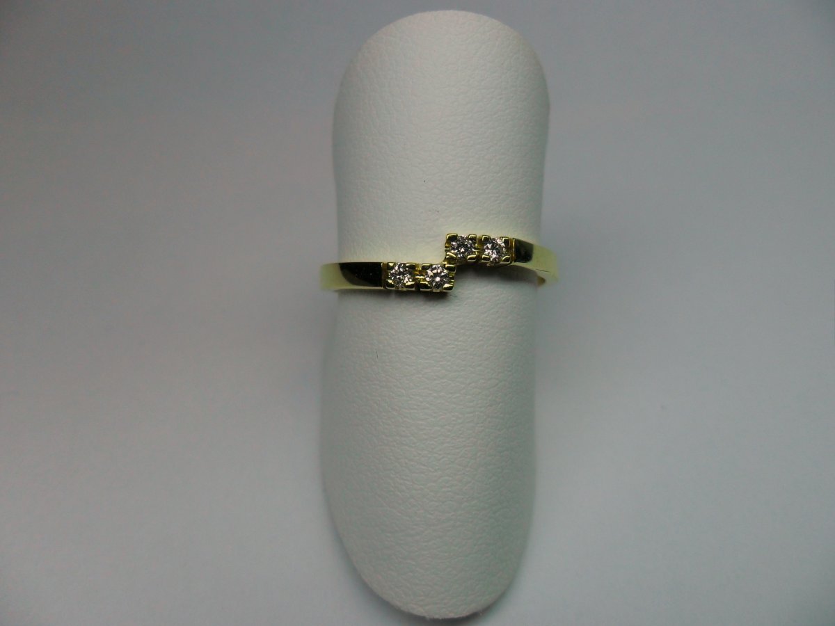 Twisted alliance ring